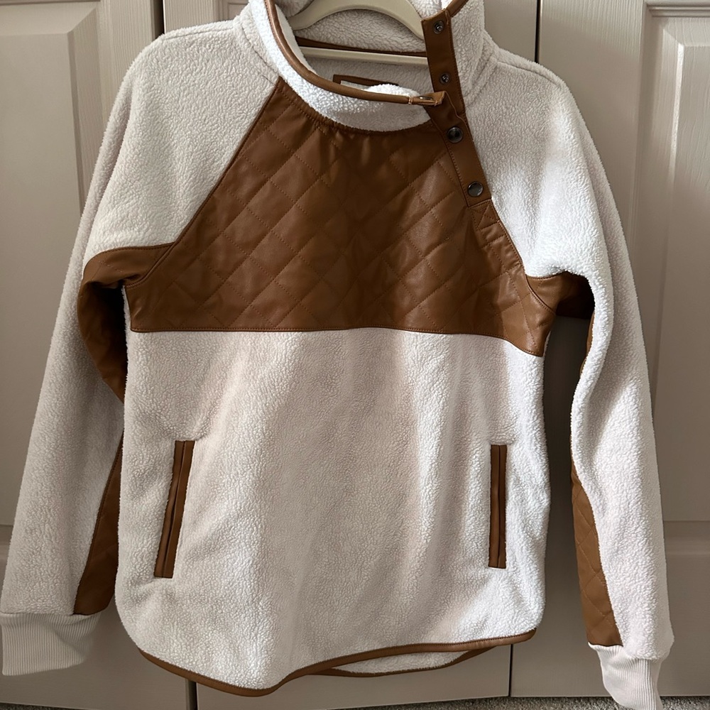 Abercrombie & Fitch Brown and White Quilted Jacket